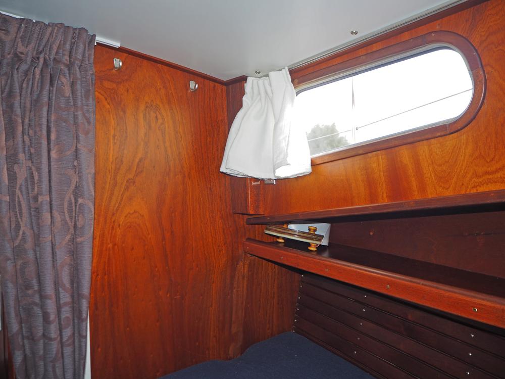 Cabin en avant, H&eacute;bergements